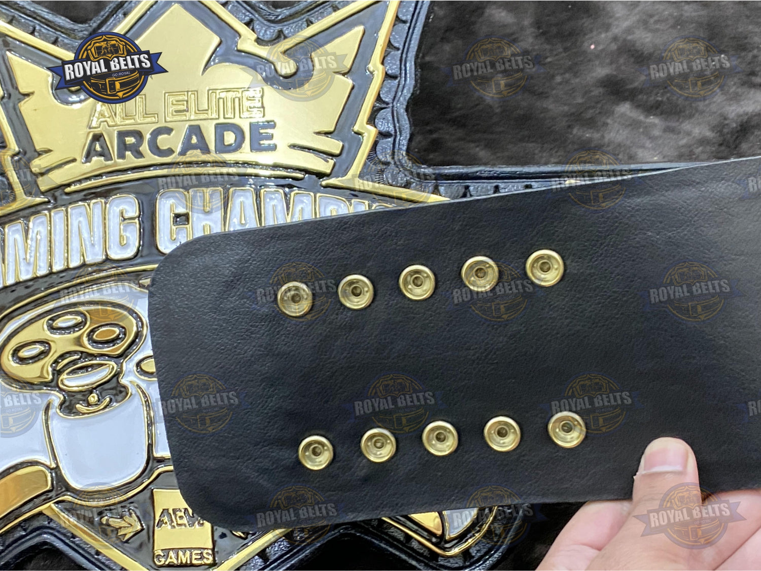 Arcade gaming belt crafted with zinc alloy plates and smooth leather backing Manufacture by Royal Belts