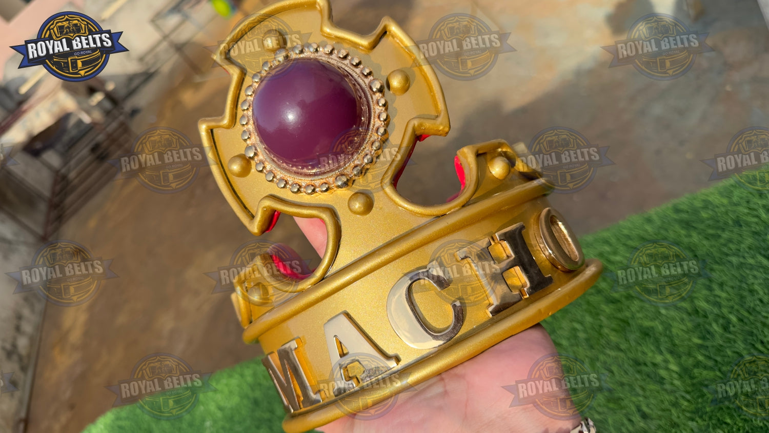 Macho Man Randy Savage crown premium wrestling display replica