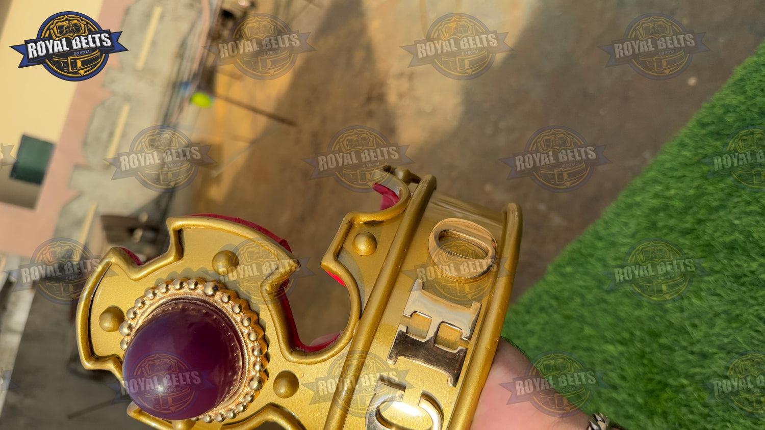 Randy Savage Macho Man crown wrestling legend display item