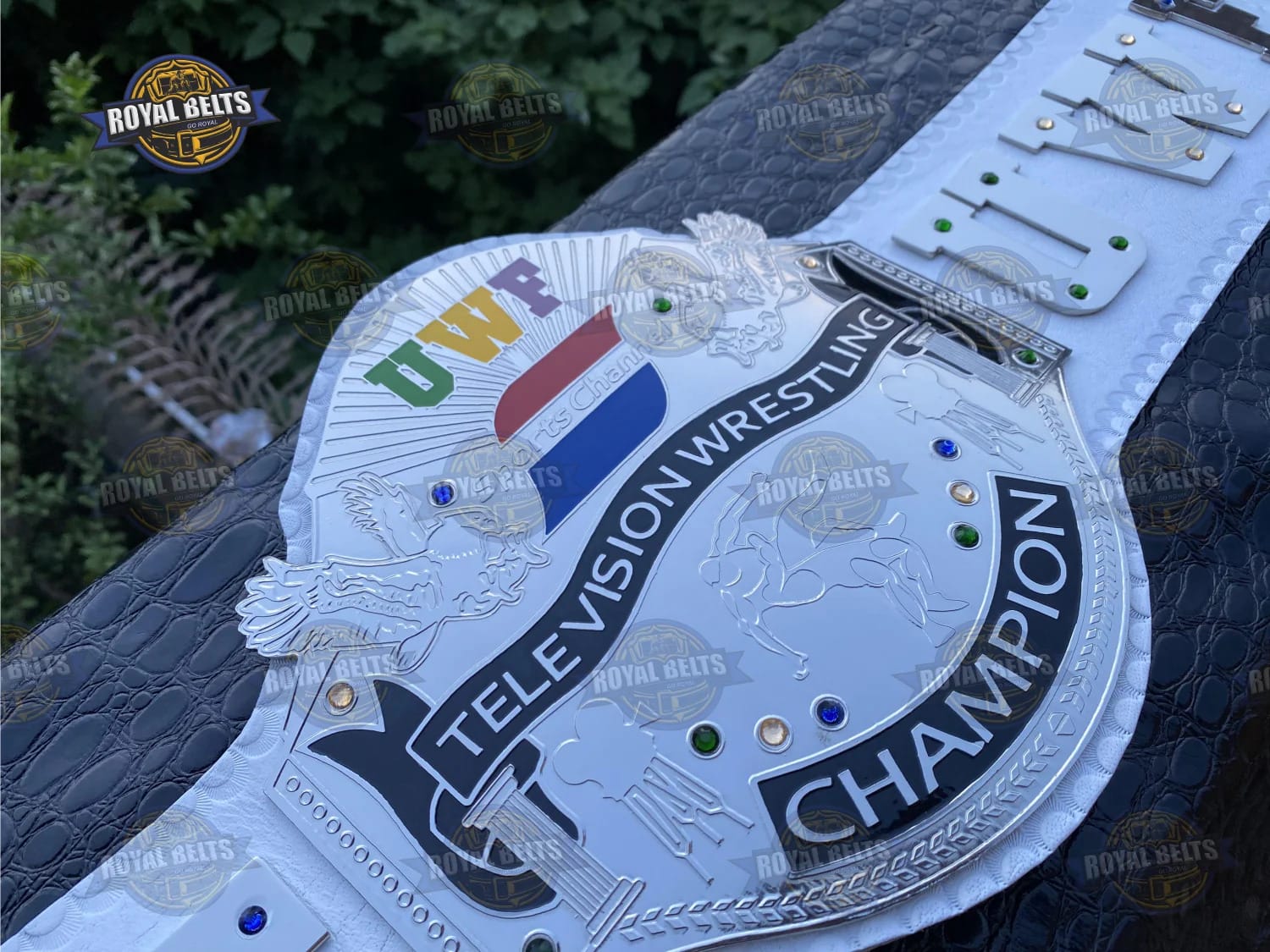 UWF Heavyweight belt with layered center plate, high gloss gold, reinforced leather backing