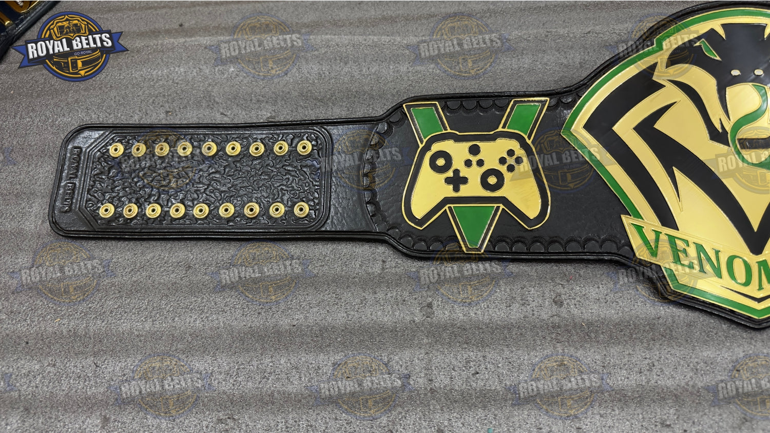VENOMOUS Title Belt heavyweight gold plates with engraved side twin side plates gaming icons